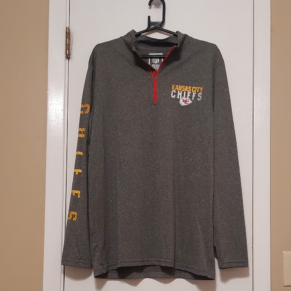 NFL Gray and Red Team Apparel Shirt